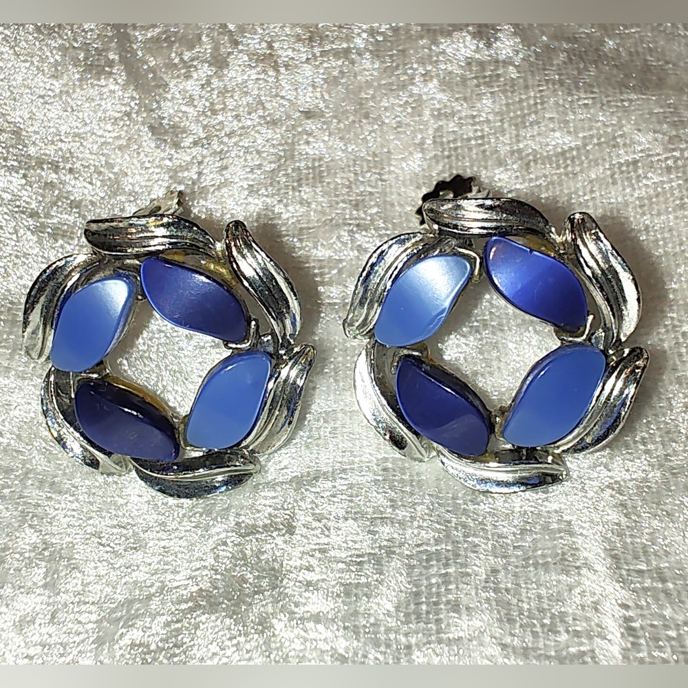 Blue Silver Tone Thermoset Blue Petal Clip On Earrings